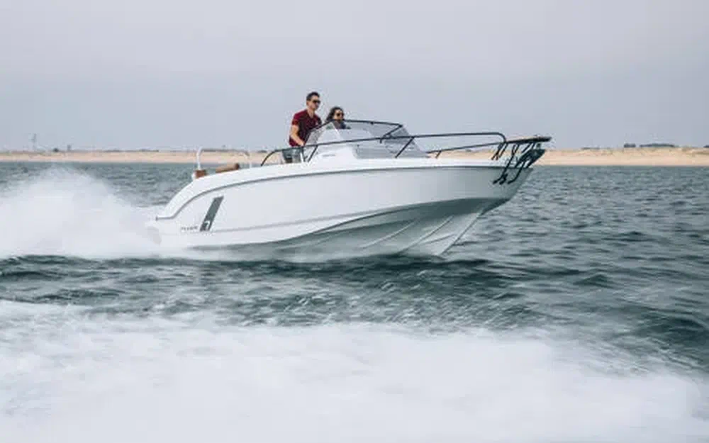 slider 0 Beneteau Flyer 7 SUNdeck