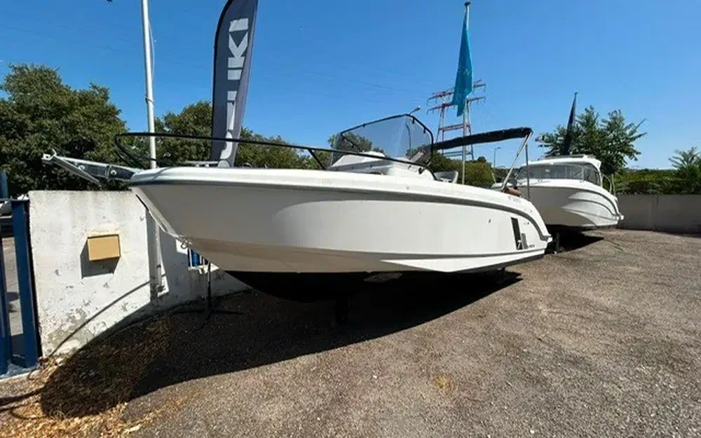 slider 1 Beneteau Flyer 7 SPACEdeck