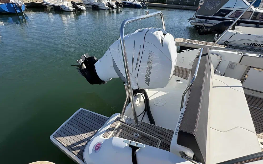 slider 3 Beneteau Flyer 7.7 SUNdeck