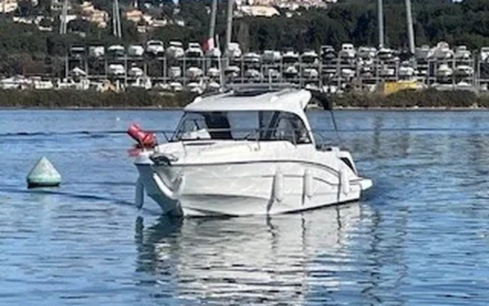 slider 0 Beneteau Antares 7 OB