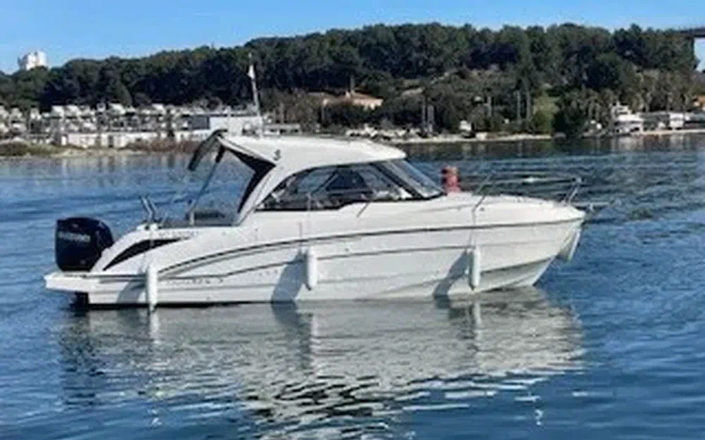 slider 1 Beneteau Antares 7 OB
