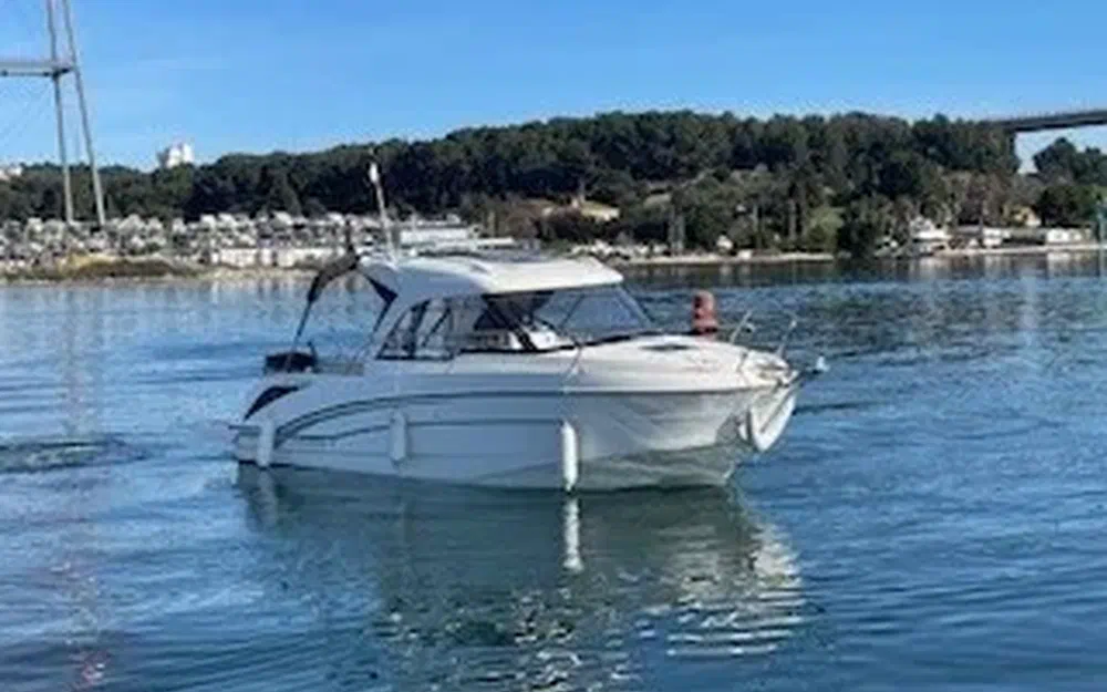 slider 2 Beneteau Antares 7 OB