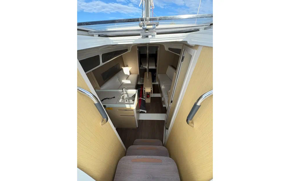 slider 9 Beneteau Oceanis 30.1
