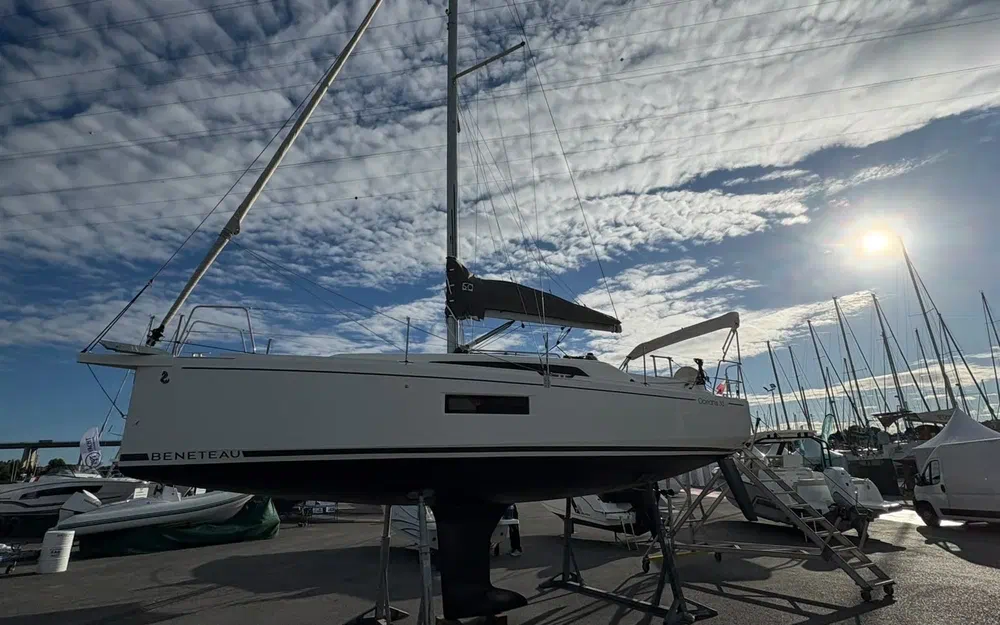 slider 1 Beneteau Oceanis 30.1