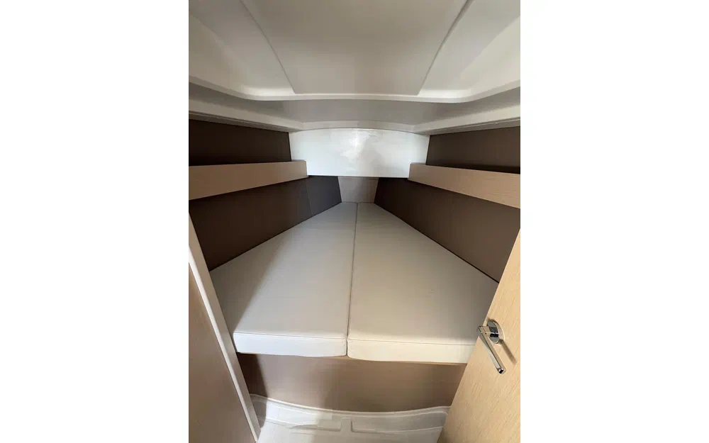 slider 5 Beneteau Oceanis 30.1