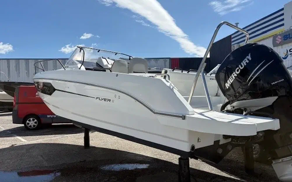 slider 1 Beneteau Flyer 8 SUNdeck V2
