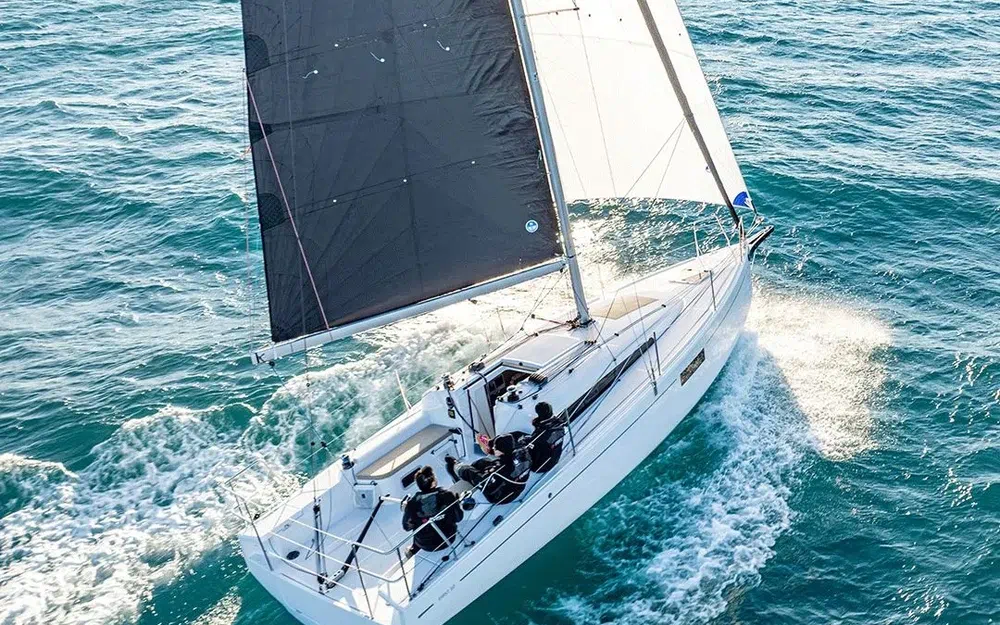 slider 1 Beneteau First 30