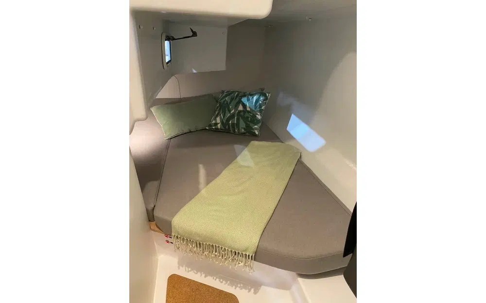 slider 6 Beneteau First 30