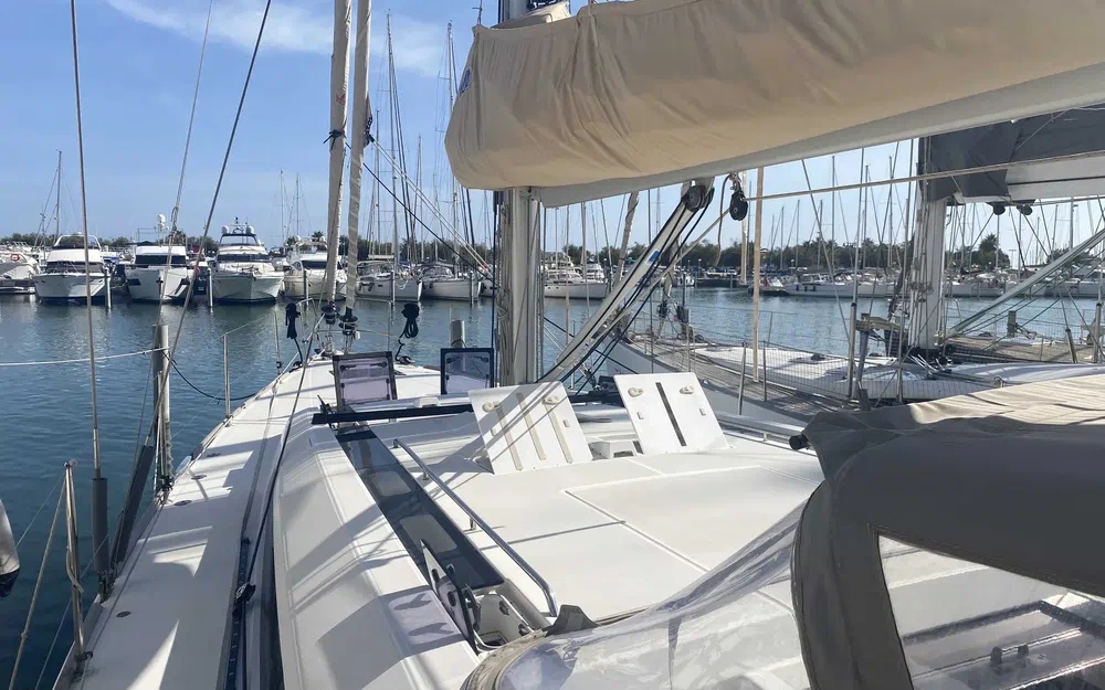 slider 3 Beneteau Oceanis 55