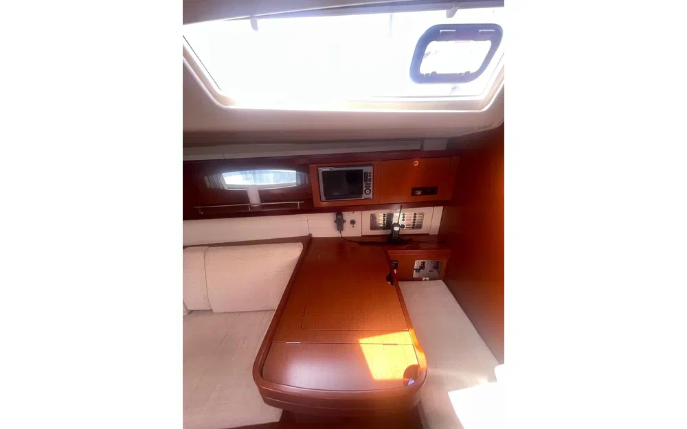slider 13 Beneteau Oceanis 54