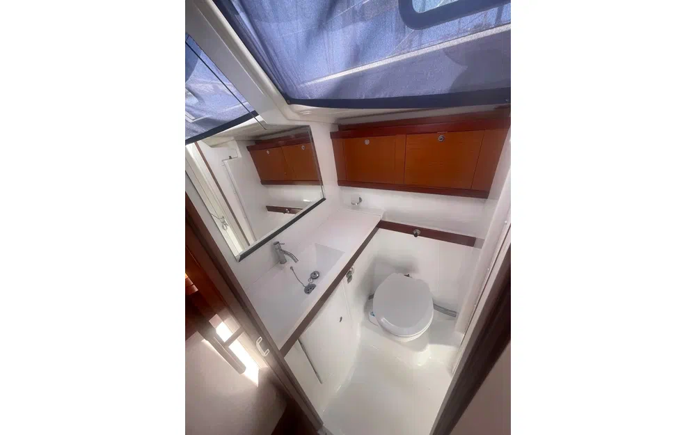 slider 15 Beneteau Oceanis 54