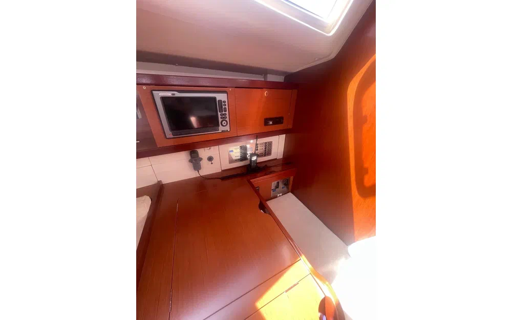slider 6 Beneteau Oceanis 54