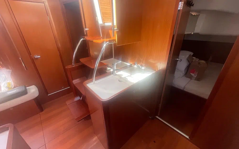 slider 8 Beneteau Oceanis 54