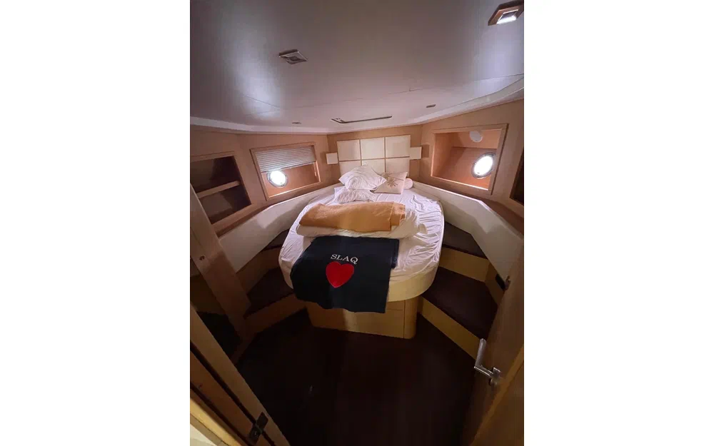 slider 16 Beneteau Monte Carlo 47 HT