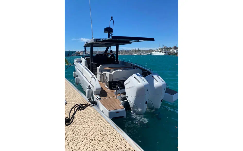 slider 10 Beneteau Gran Turismo 35