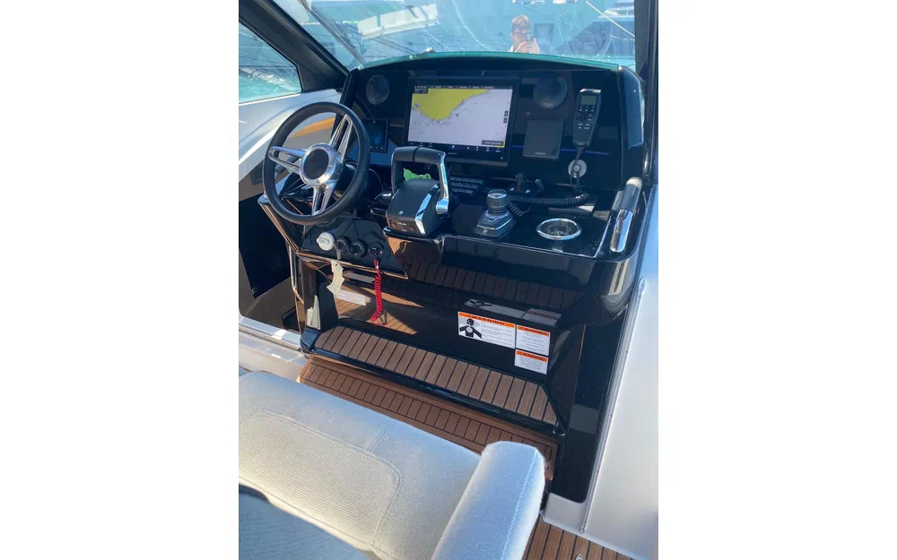 slider 12 Beneteau Gran Turismo 35