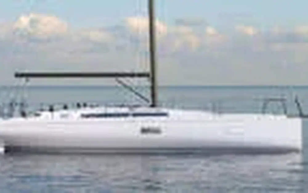 slider 13 Beneteau First 44