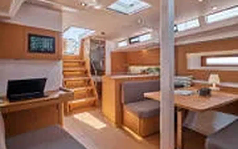 slider 3 Beneteau First 44