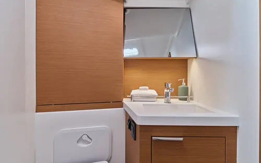 slider 5 Beneteau First 44