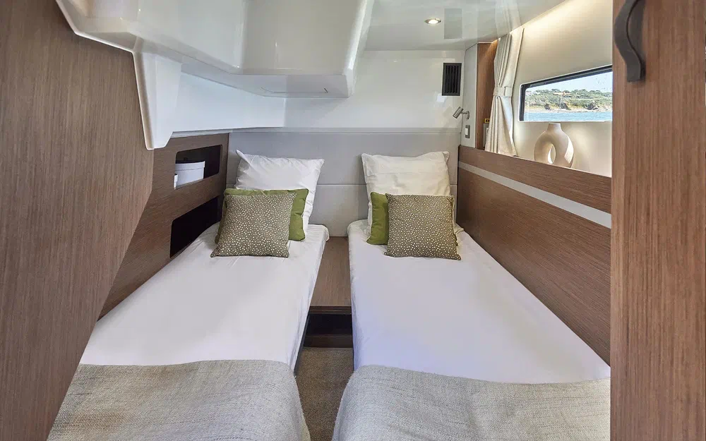 slider 4 Beneteau Antares 12