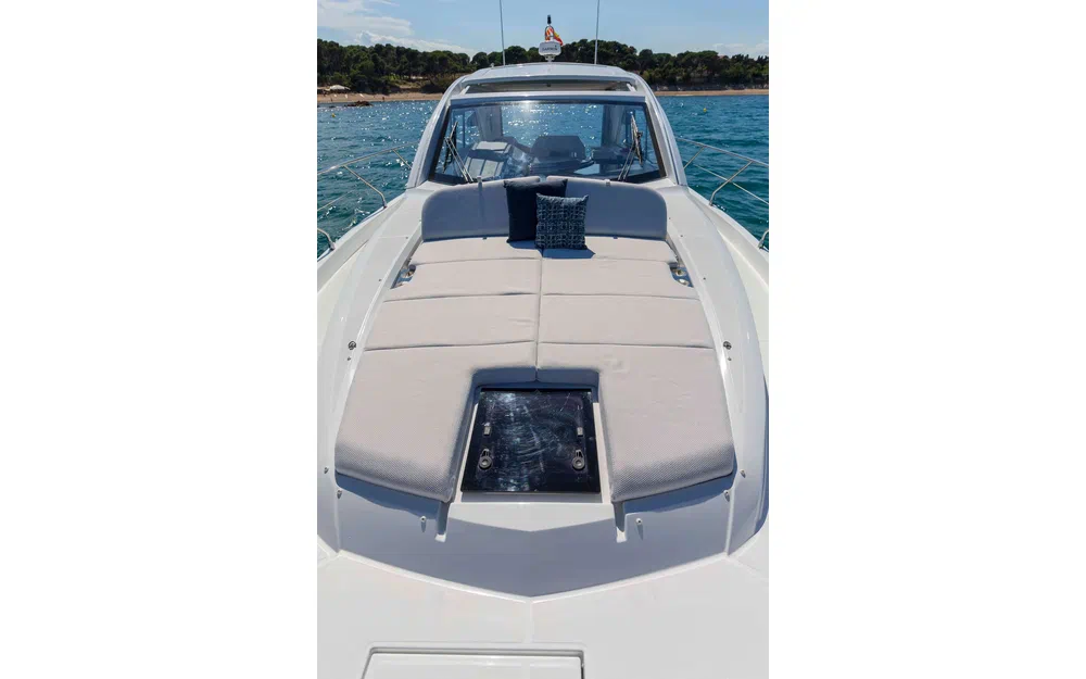 slider 11 Beneteau Gran Turismo 45