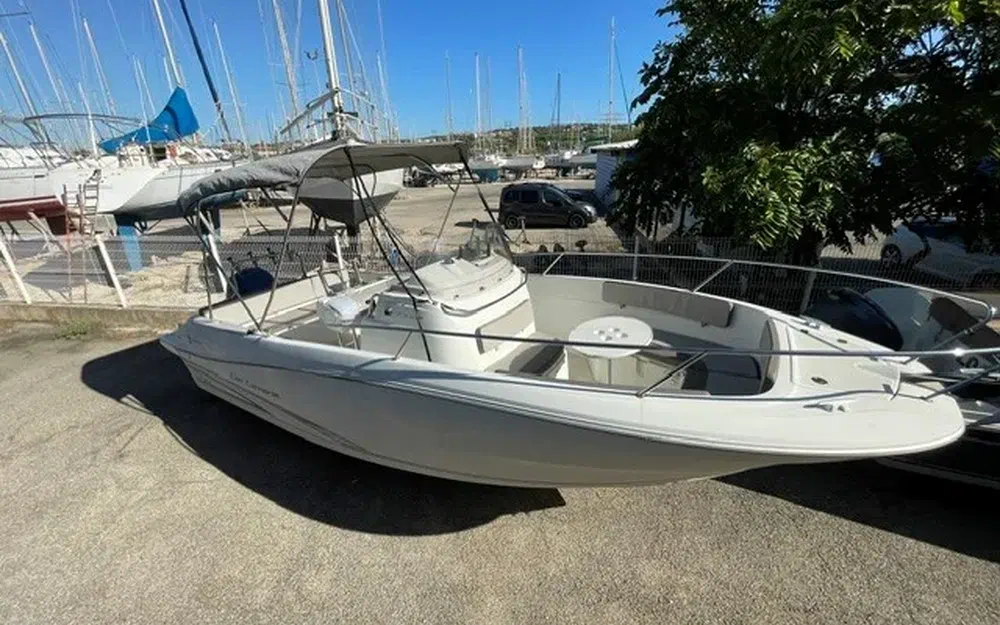 slider 0 Jeanneau Cap Camarat 7.5 CC