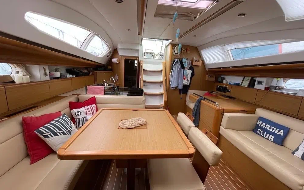 slider 3 Jeanneau Sun Odyssey 50 DS