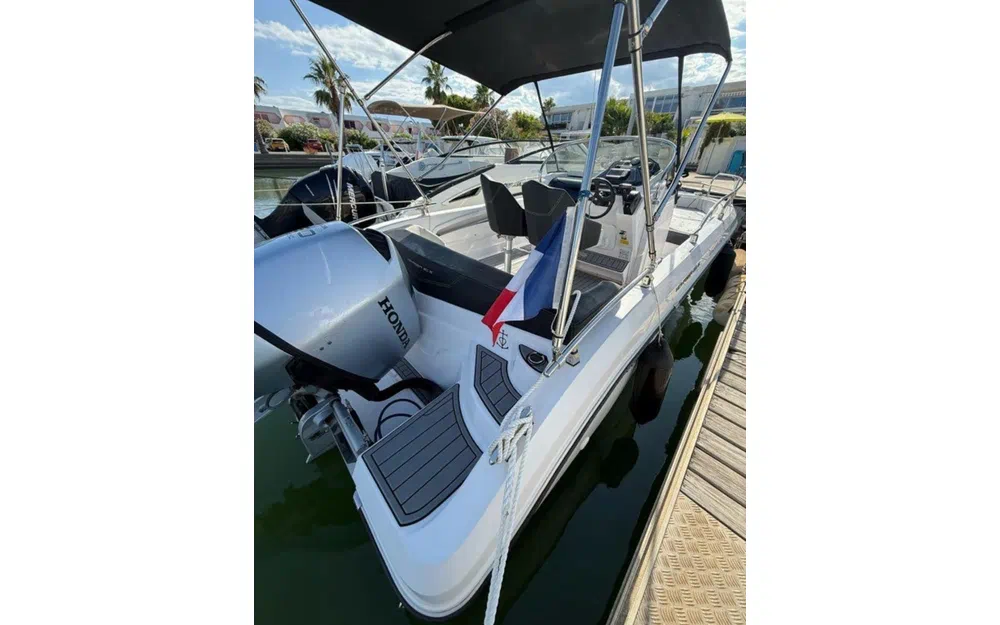 slider 3 Ranieri Voyager 21 S