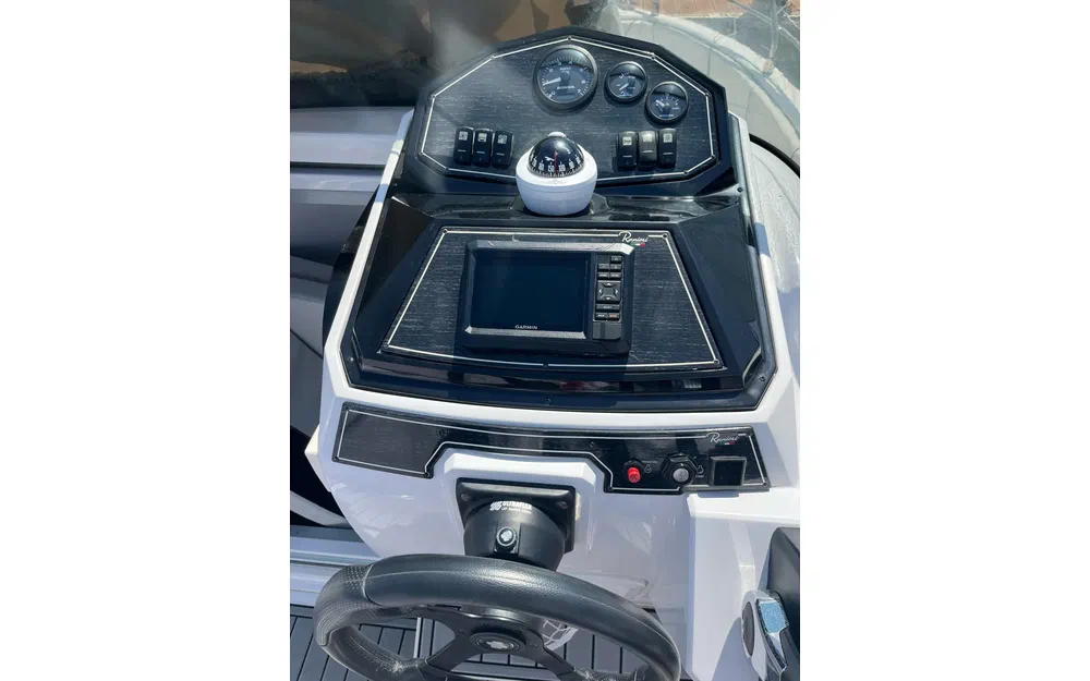 slider 4 Ranieri Voyager 21 S