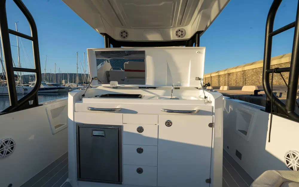 slider 13 Wellcraft 28 T-Top