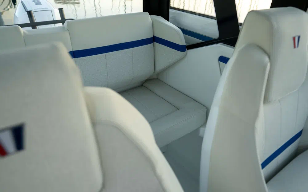 slider 10 Wellcraft 28 Explorer