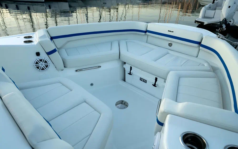 slider 4 Wellcraft 28 Explorer