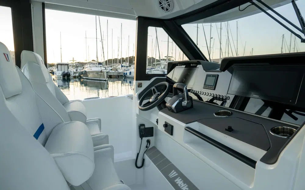 slider 8 Wellcraft 28 Explorer