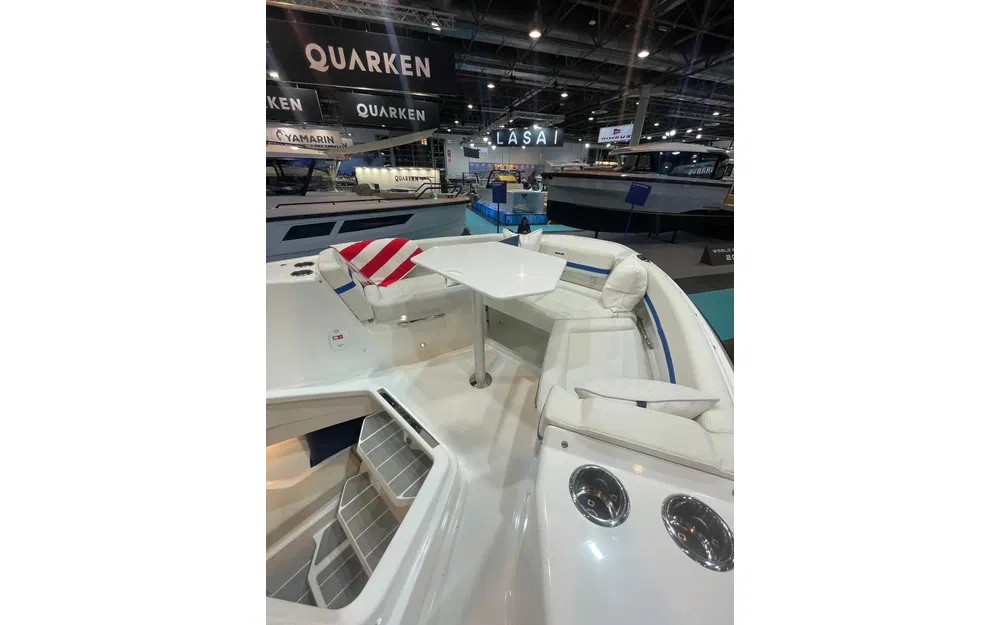 slider 14 Wellcraft 28 T-Top
