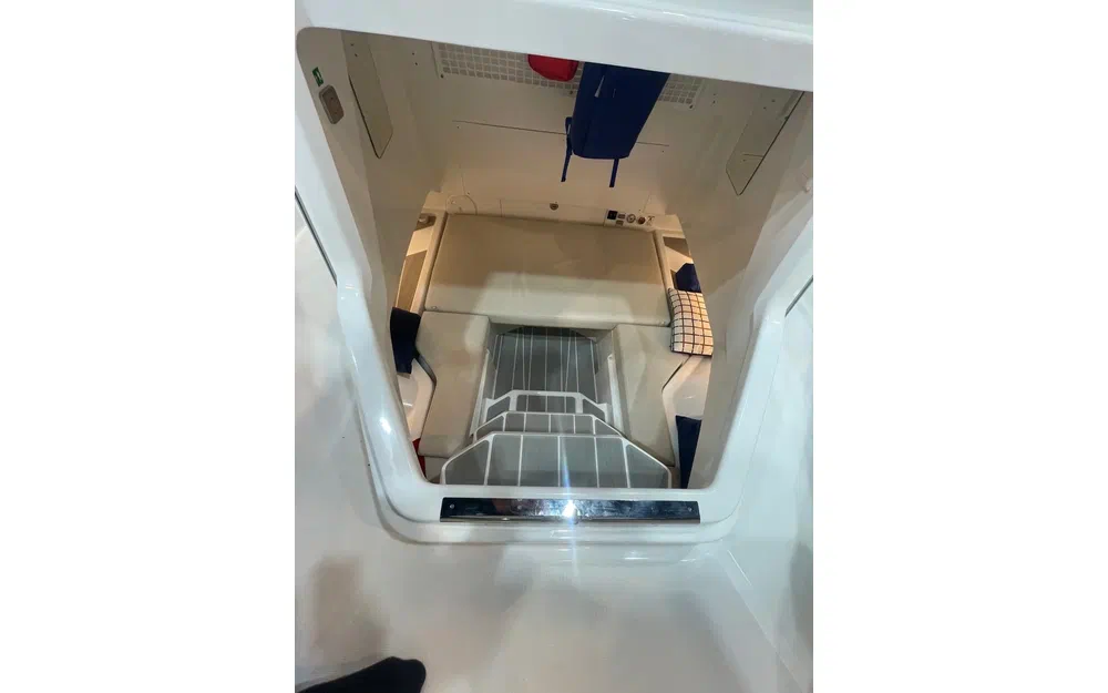 slider 16 Wellcraft 28 T-Top