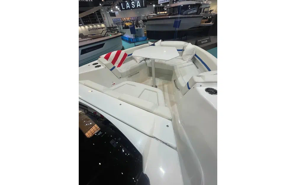 slider 17 Wellcraft 28 T-Top