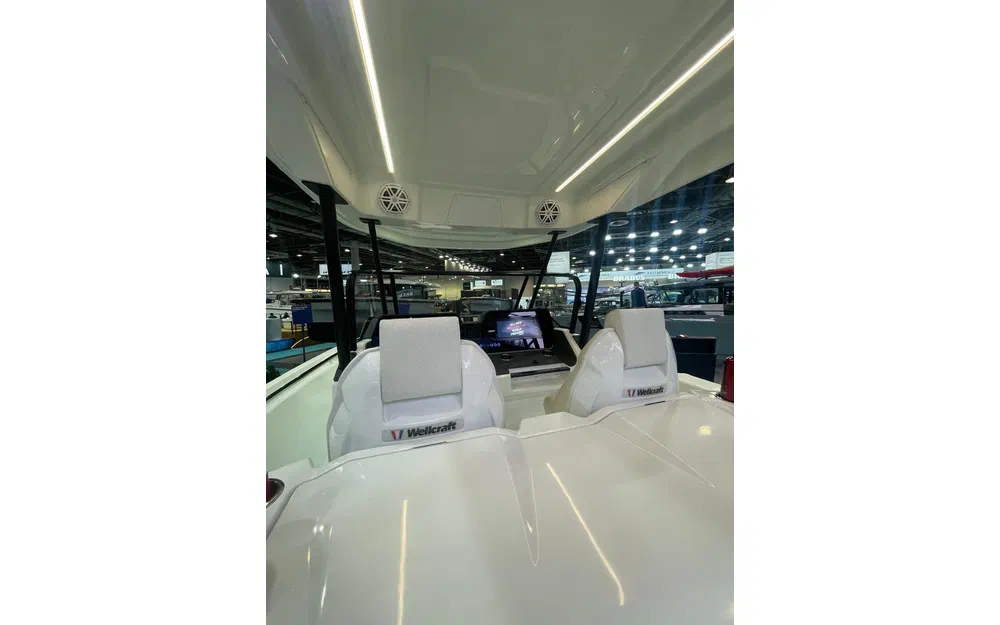 slider 19 Wellcraft 28 T-Top