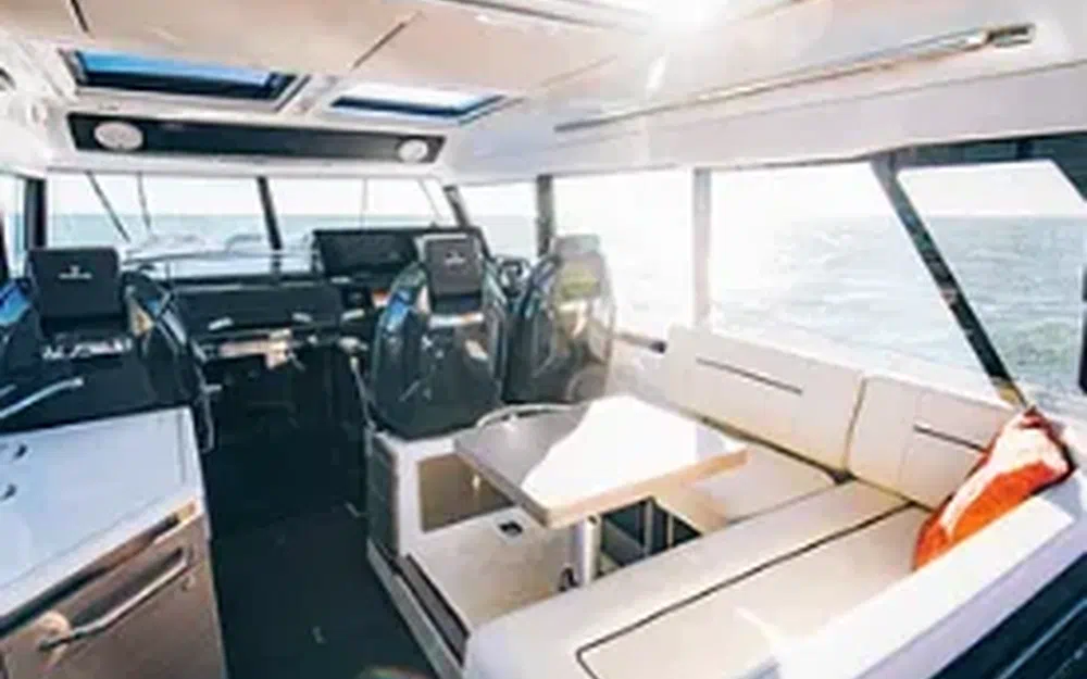 slider 10 Wellcraft 38 Explorer