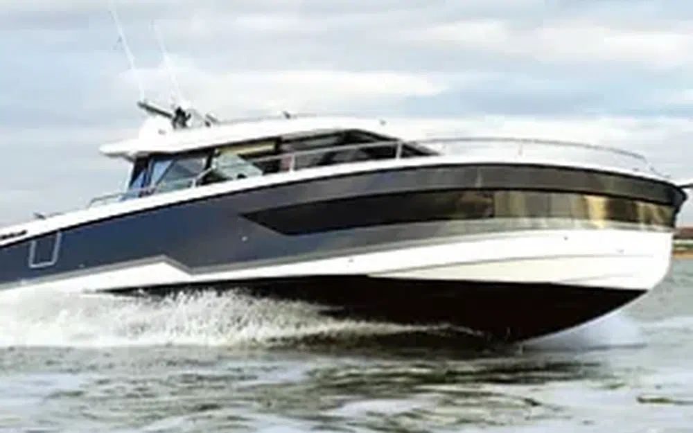 slider 3 Wellcraft 38 Explorer