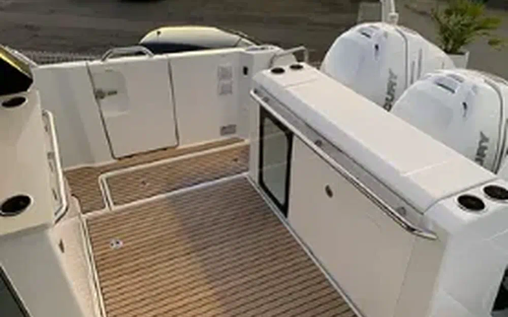 slider 6 Wellcraft 38 Explorer