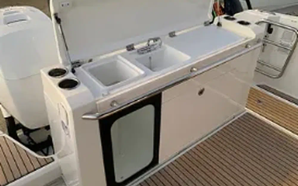 slider 7 Wellcraft 38 Explorer