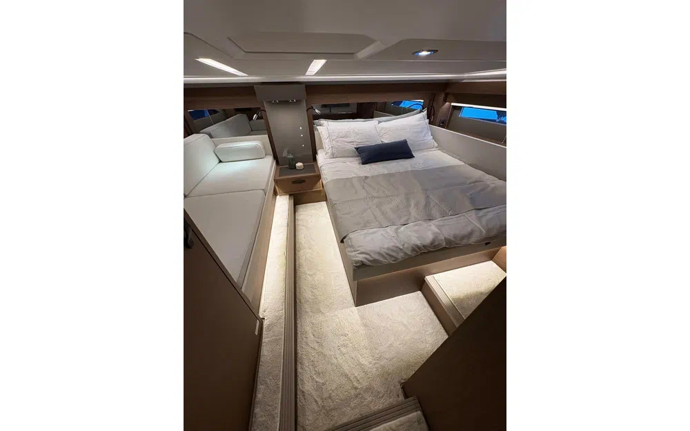 slider 5 Wellcraft 44 Explorer