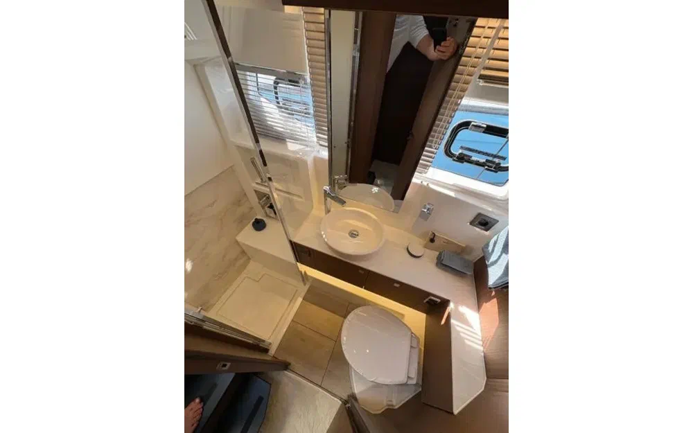 slider 6 Wellcraft 44 Explorer