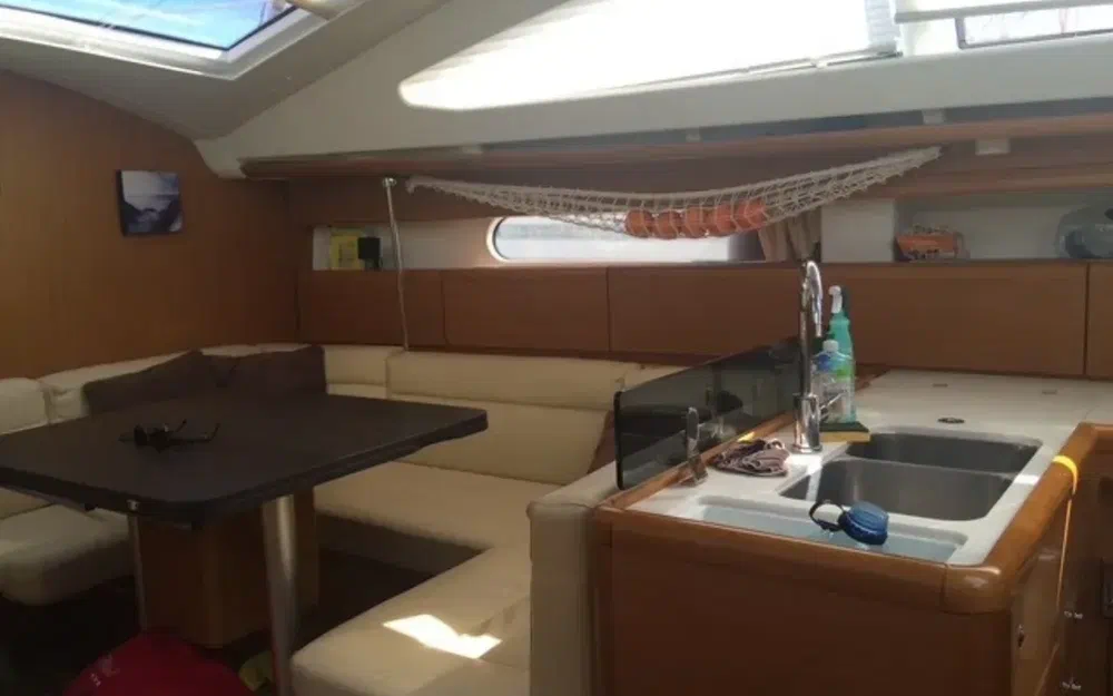 slider 1 Jeanneau Sun Odyssey 45 DS