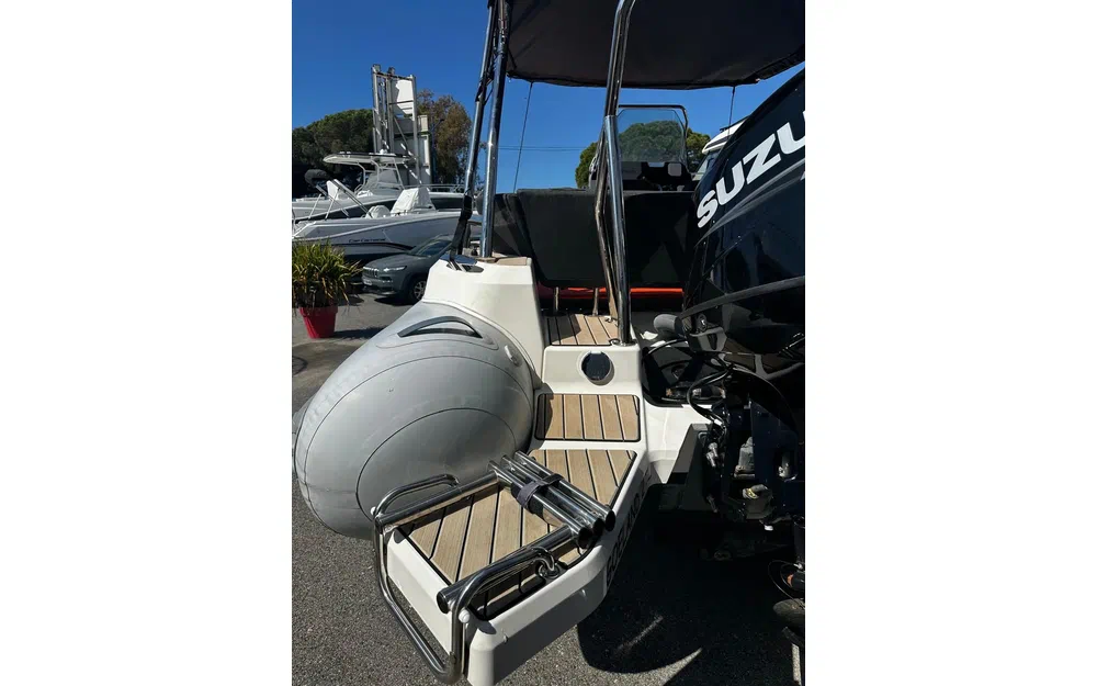 slider 8 Zodiac Medline 6.8 Neo