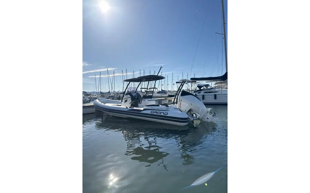 slider 4 Grand Golden Line G750