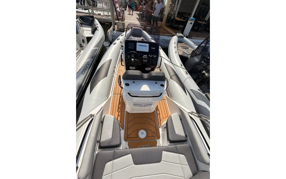 slider 1 Grand Golden Line G750