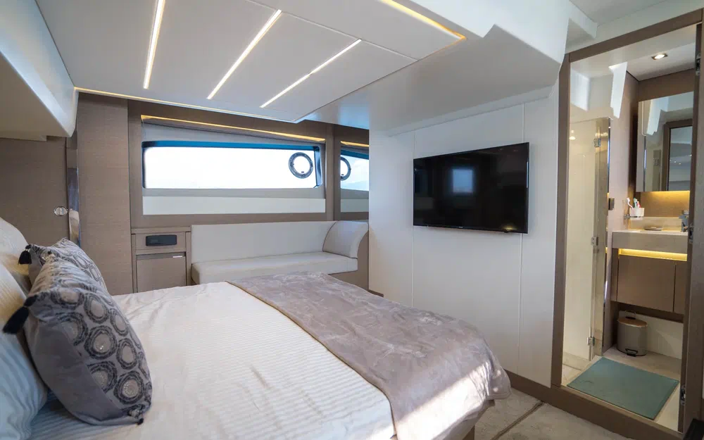 slider 12 Prestige Yachts 520 Fly