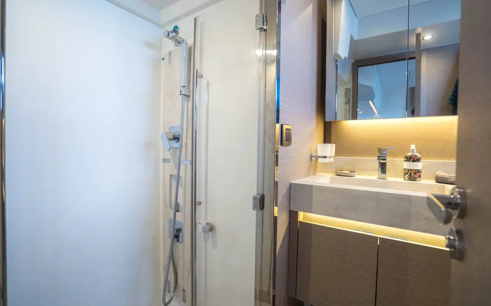 slider 14 Prestige Yachts 520 Fly