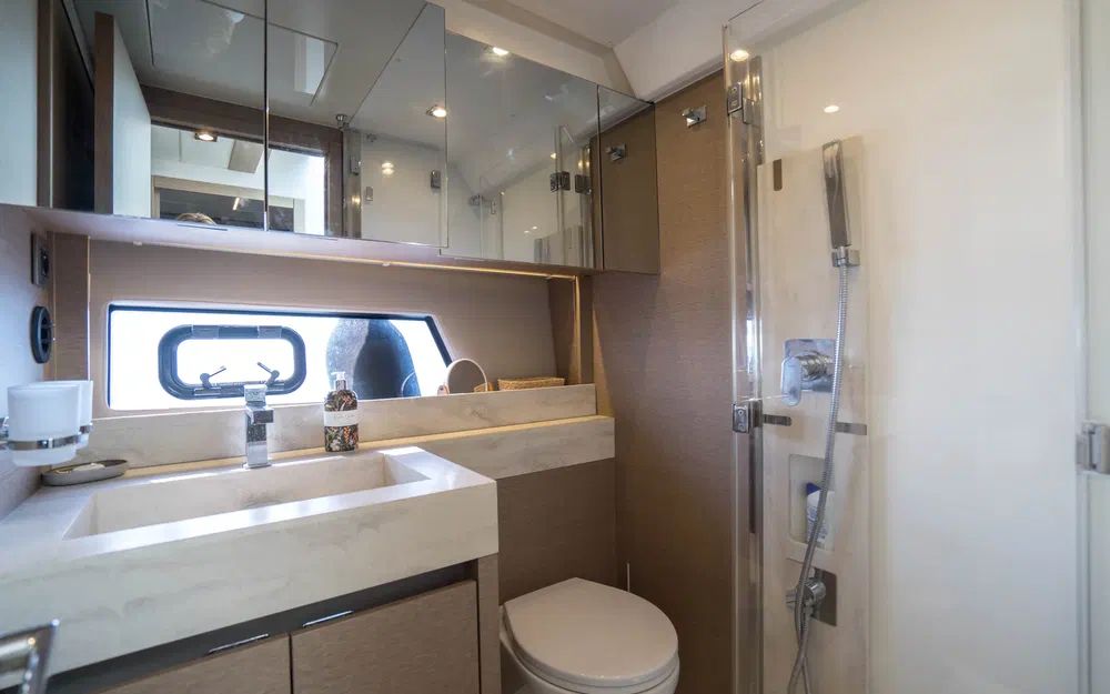 slider 18 Prestige Yachts 520 Fly